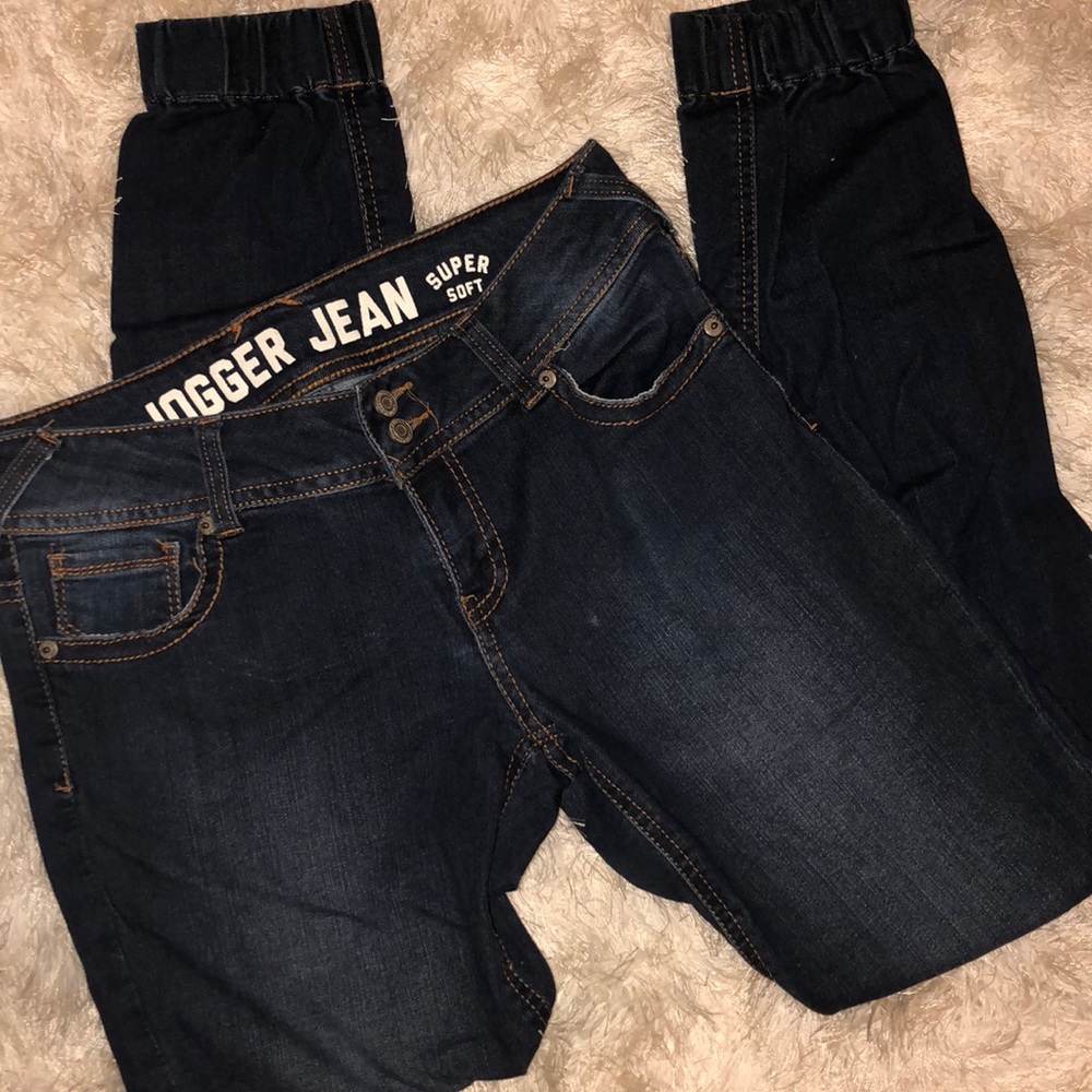 dark wash jogger jeans